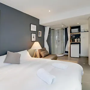 Modern Boho Studio - By My Getaways Apartment